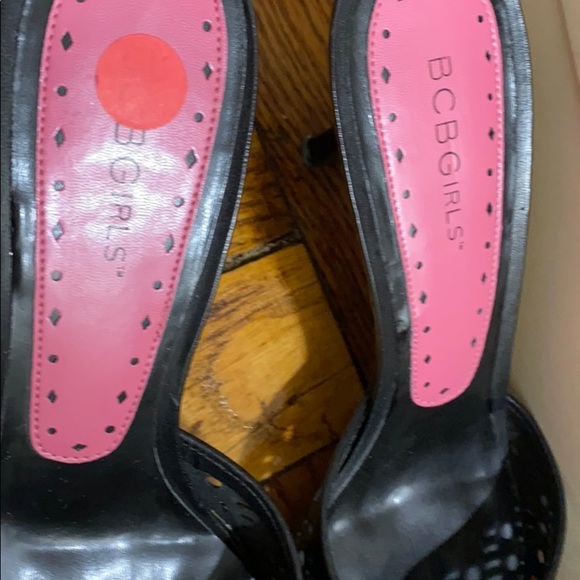 NEW BCBG mini heels - Picture 3 of 6